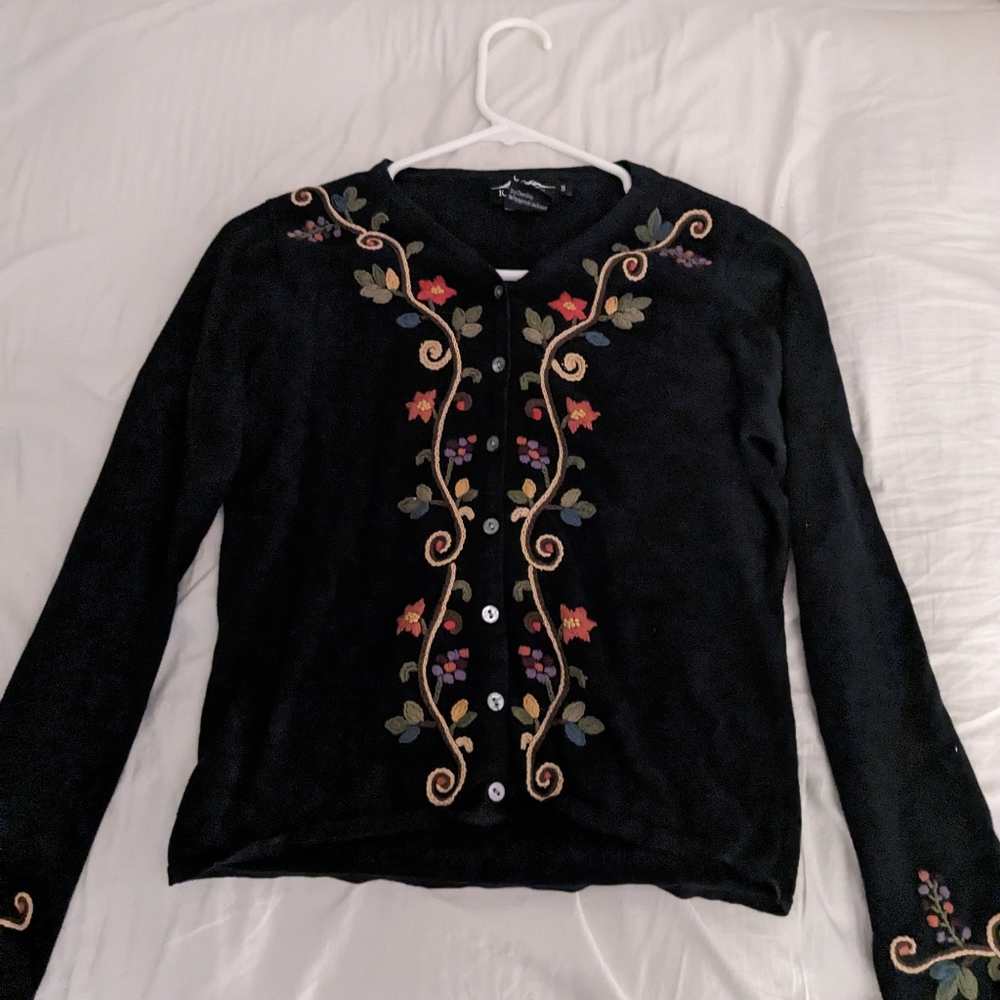 Embroidered Icelandic design cardigan women's small black and floral